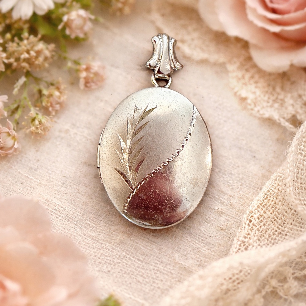 🌿✨ Vintage Sterling Silver Oval Locket ✨🌿 Cottagecore Heirloom Pendant 🌸